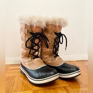Sorel Joan of Arc Snow Boots - Size 8.5